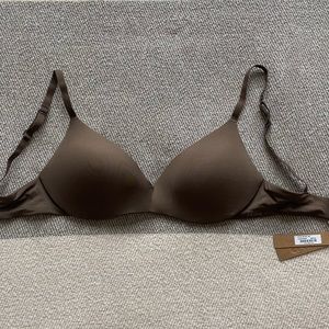 SKIMS wireless form push up bra 32C NWT